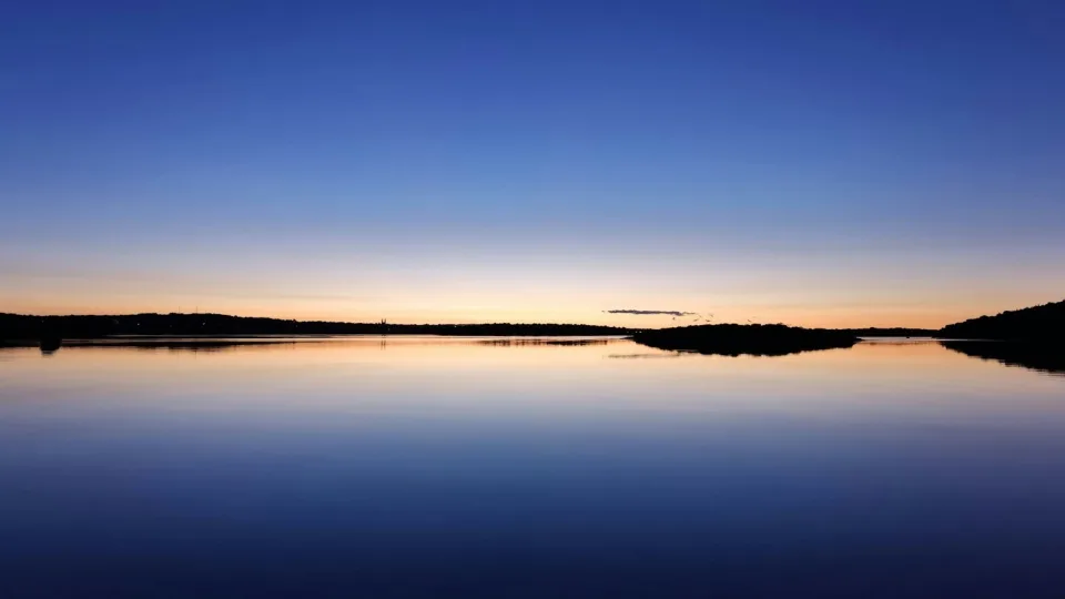 The sea and shoreline at Pomer in the morning.