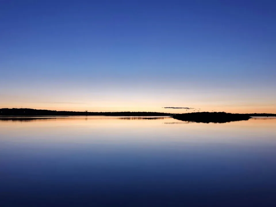The sea and shoreline at Pomer in the morning.