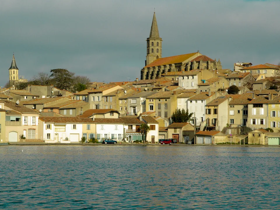 Regional Canal du Midi setting at Castelnaudary
