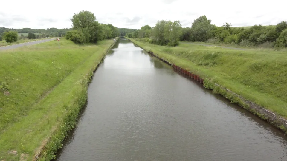 Regional Moselle Sud canal context: the Canal de la Marne au Rhin at Hesse, France