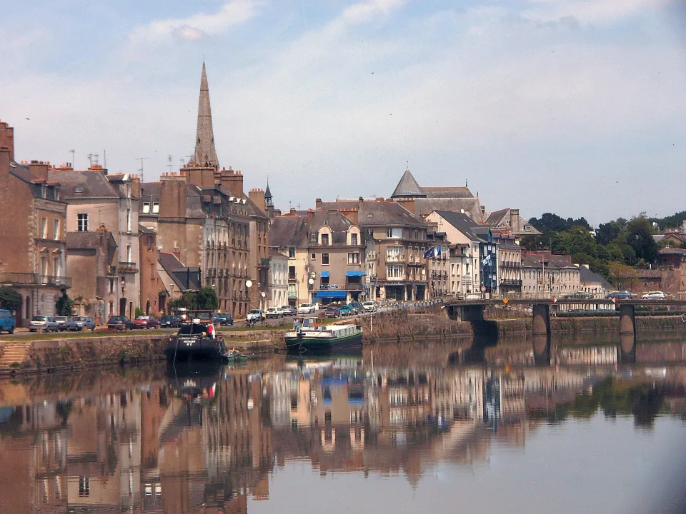Regional Vilaine waterfront at Redon