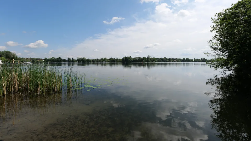 Regional lake context: Glindower See from Jahnufer in Glindow, part of Werder an der Havel