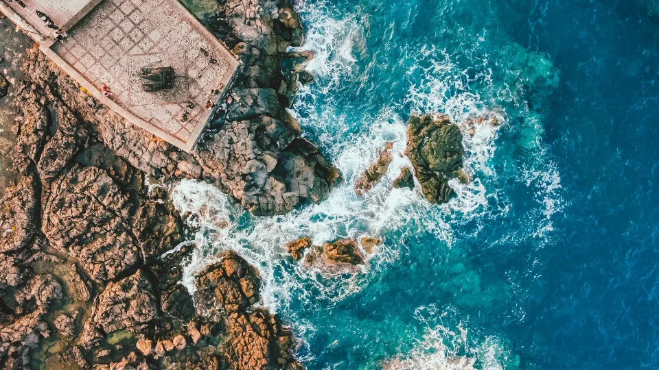 Regional east-Sicily context: the coast at Giardini Naxos