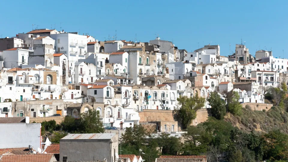 Regional inland context: white houses in Pisticci