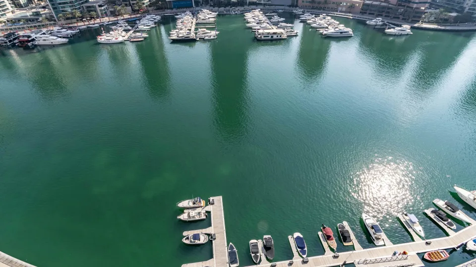 Yachts and pontoons around the water at Dubai Marina