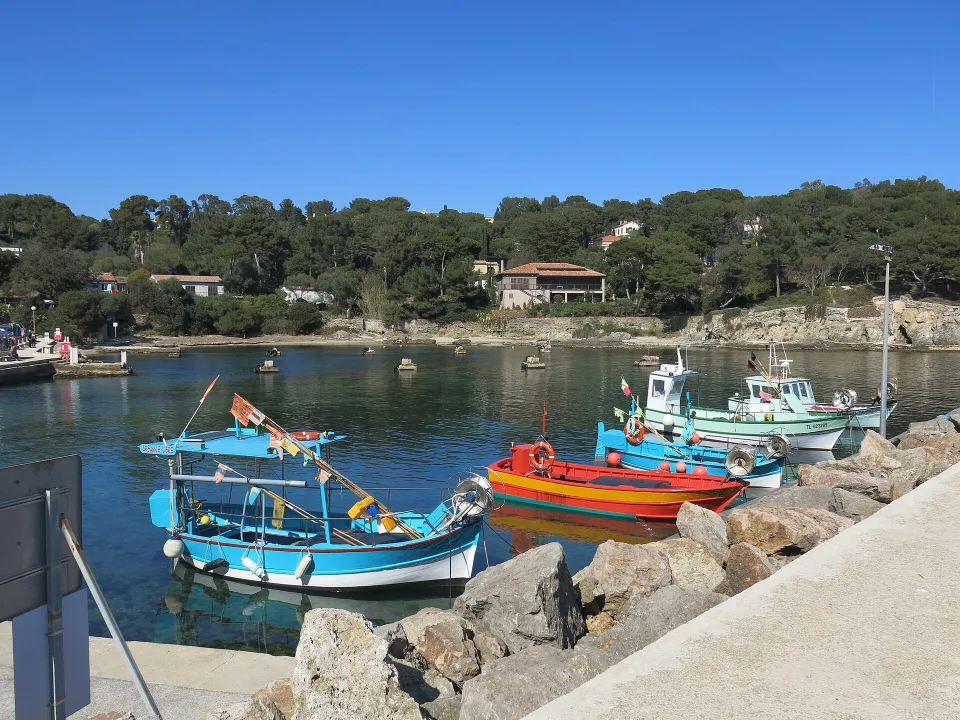 Regional Var coast context: small fishing boats at Port du Niel in Giens, near Hyères.