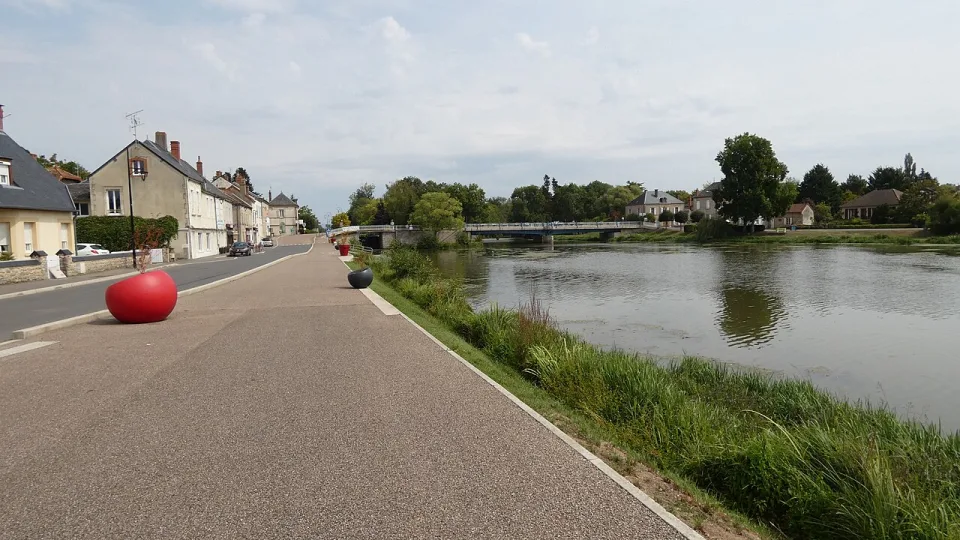 Regional Nivernais waterway context: the waterfront and harbour at Cercy-la-Tour.