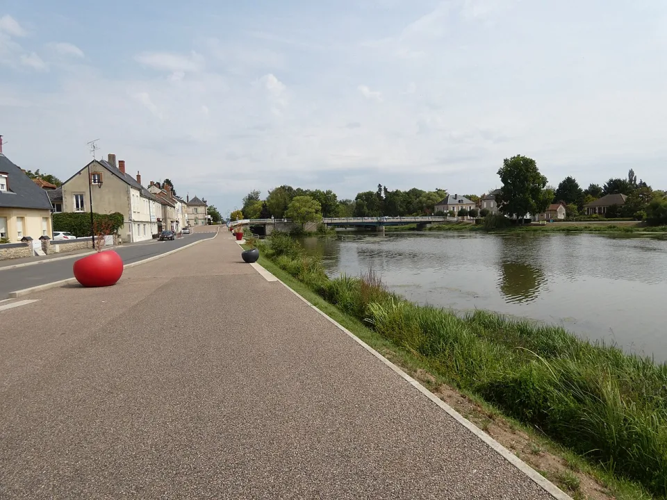Regional Nivernais waterway context: the waterfront and harbour at Cercy-la-Tour.