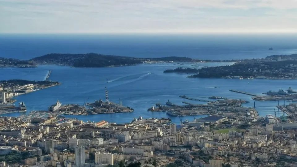 Regional Toulon Bay context: the harbour and coastline seen from Mont Faron.