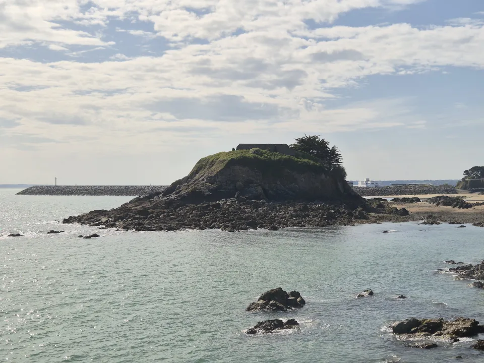 The rocky Île de la Comtesse off Saint-Quay-Portrieux in Brittany.