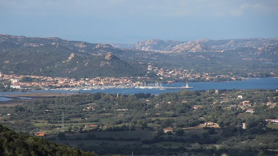 Cannigione and its bay
