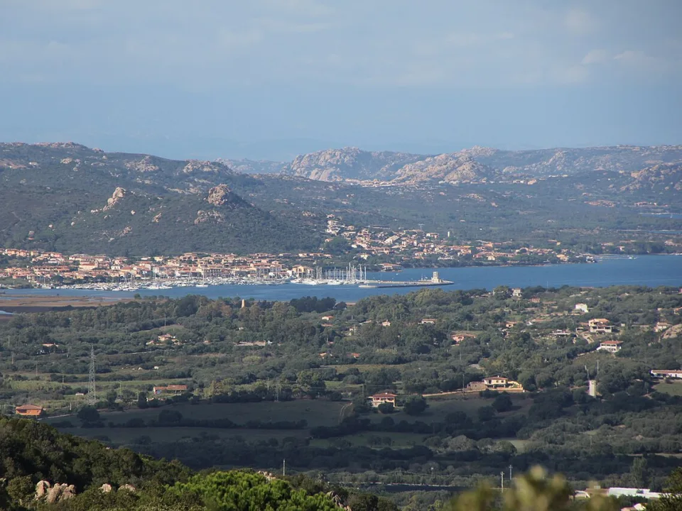 Cannigione and its bay