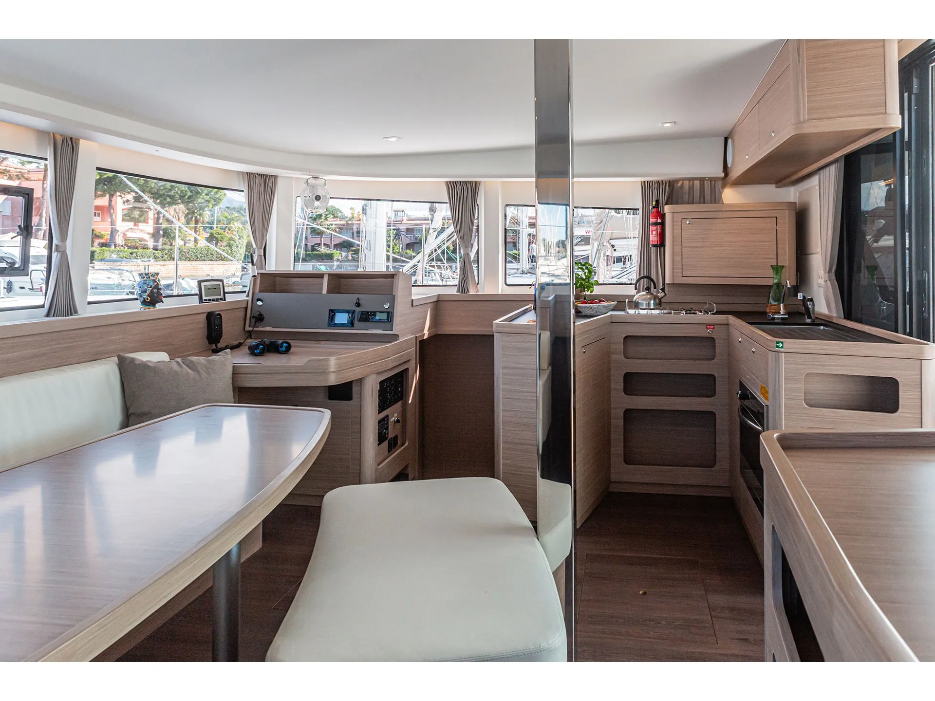 Lagoon 42 Almalù - A/C, Generator, Water maker — yacht photo 2