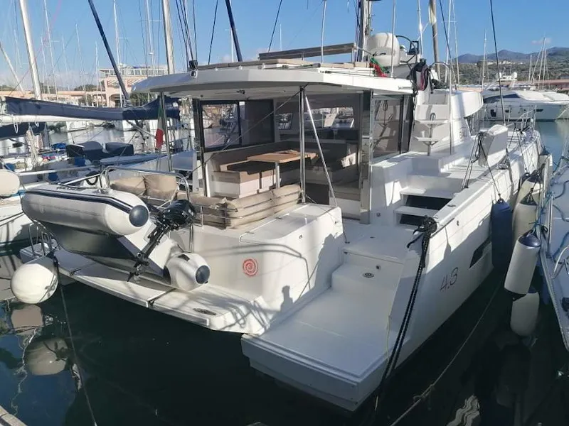 Bali 4.3 Mary — yacht photo 13