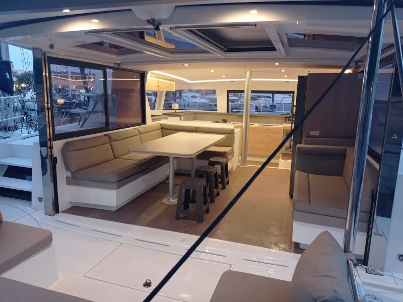 Bali 4.3 Mary — yacht photo 8
