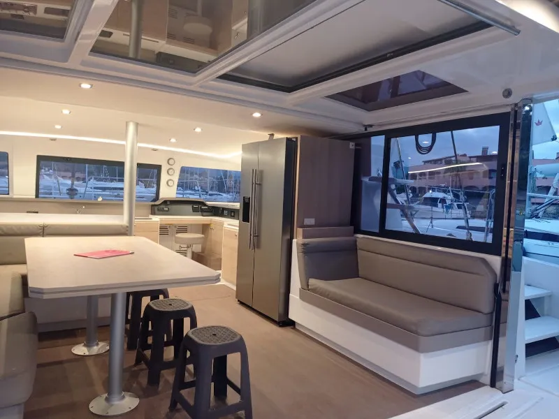Bali 4.3 Mary — yacht photo 12