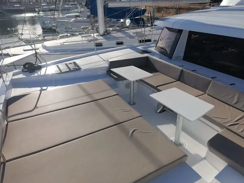 Bali 4.3 Mary — yacht photo 5