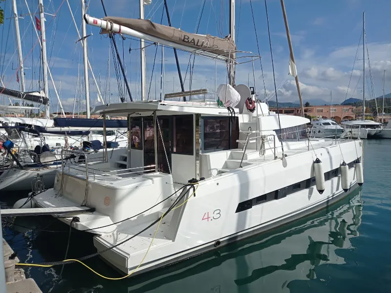 Bali Catamarans Bali 4.3 Mary — фотография яхты 1