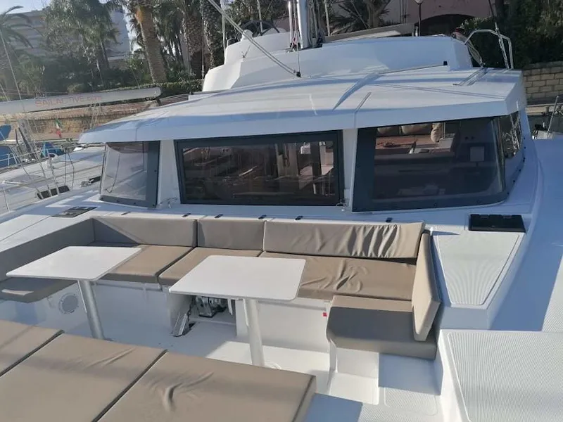 Bali 4.3 Mary — yacht photo 21
