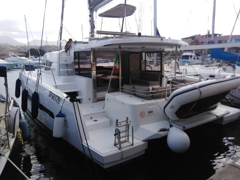 Bali 4.3 Mary — yacht photo 3