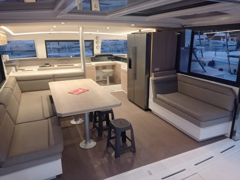 Bali 4.3 Mary — yacht photo 6
