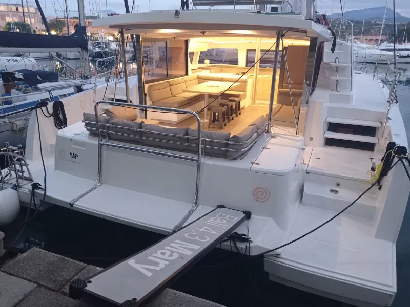Bali 4.3 Mary — yacht photo 20