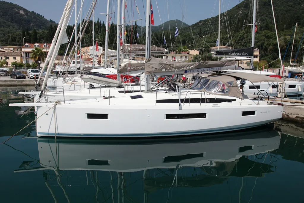 Sun Odyssey 410 PANGEO — yacht photo 2