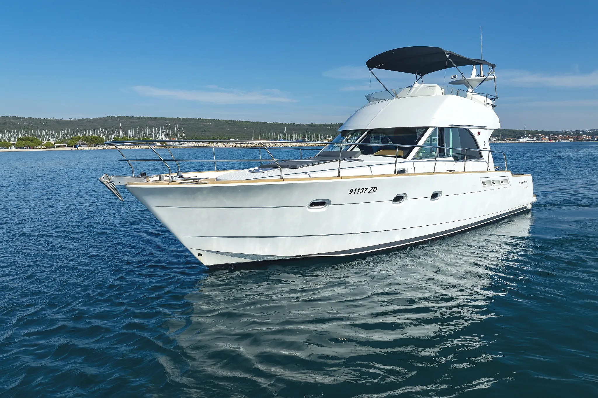 Antares 13.80 KATANA — photo du yacht n° 2