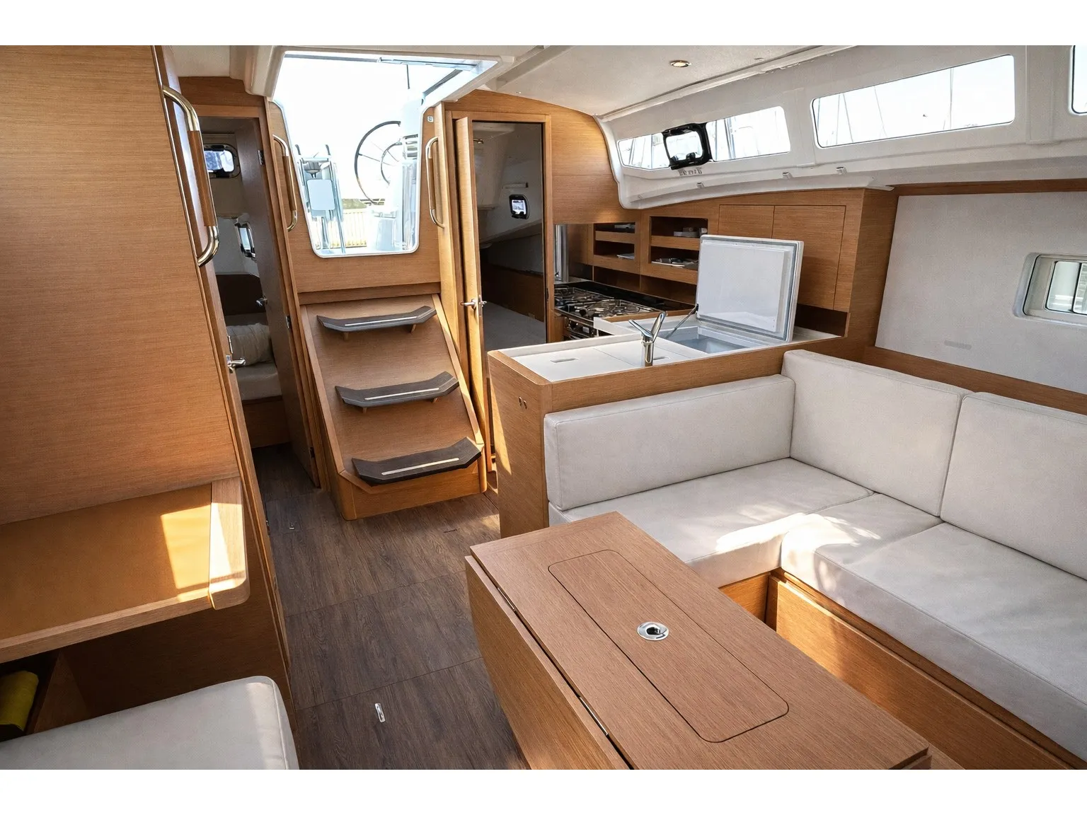 Sun Odyssey 380 SSY-03 — foto dello yacht n. 2