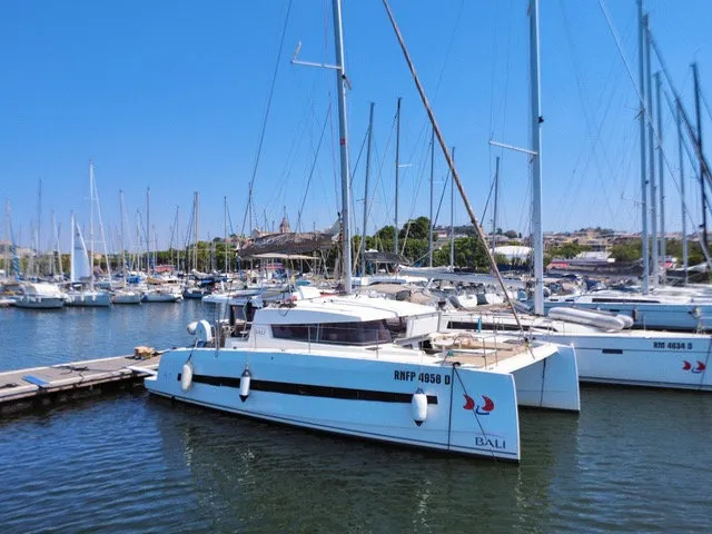 Bali Catamarans Bali 4.1 Rena Majore — фотография яхты 1
