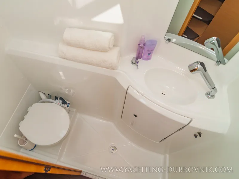 Lagoon 380 Gratia — fotografie jachty 2