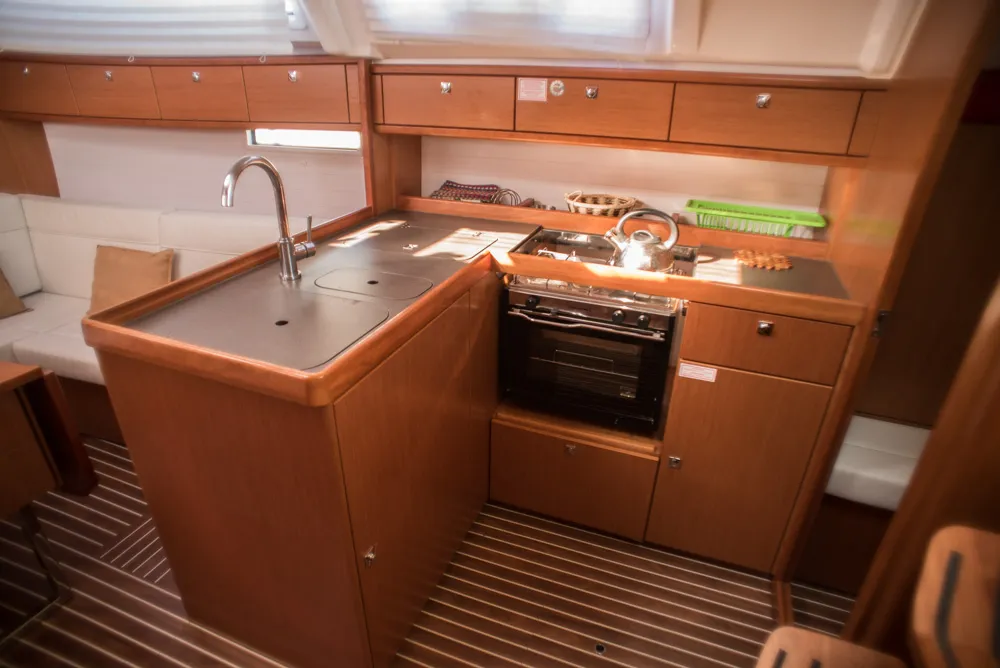 Bavaria Cruiser 37 TAKIS II — foto dello yacht n. 3
