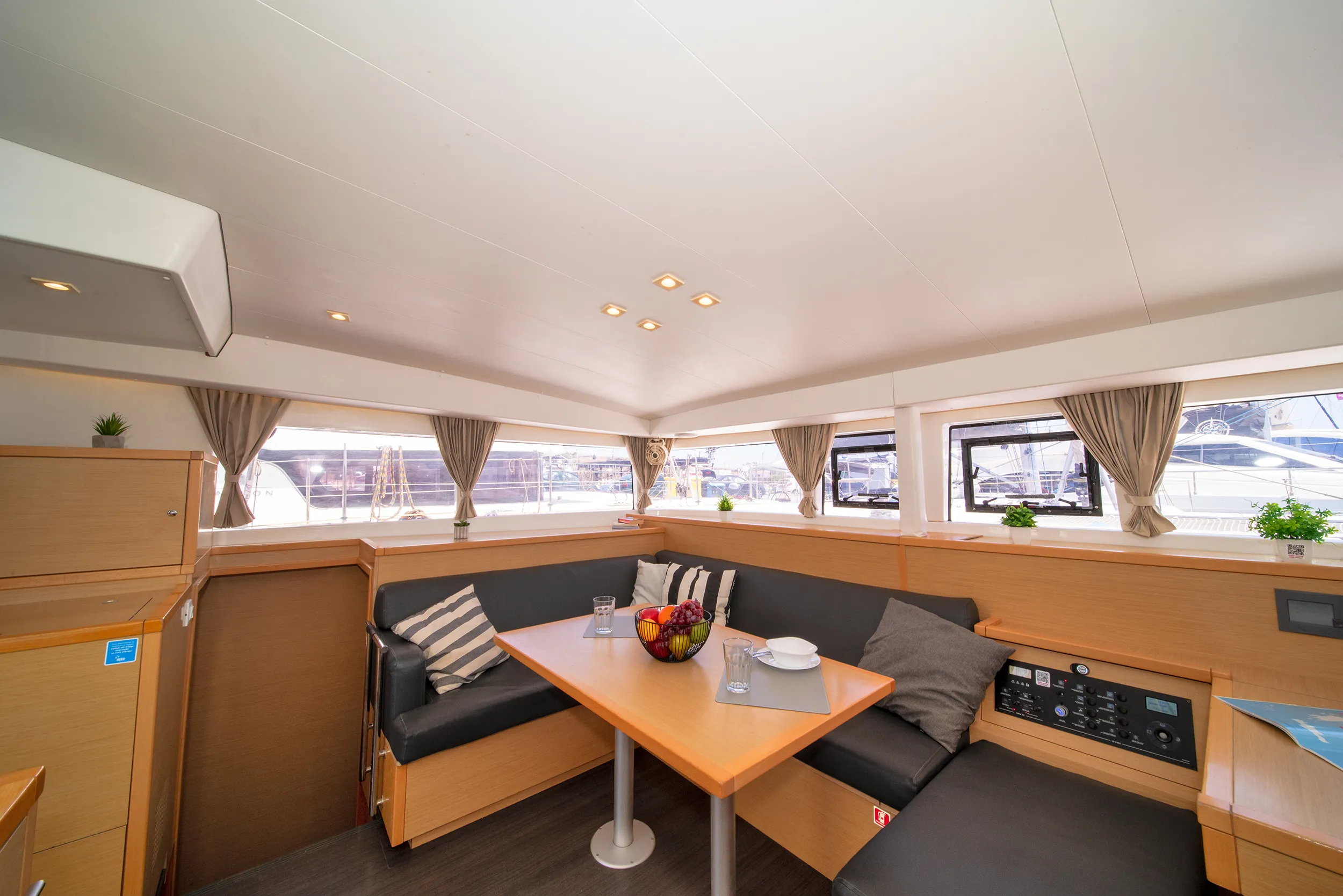 Lagoon 400 S2 Callisto L400 — фотография яхты 5