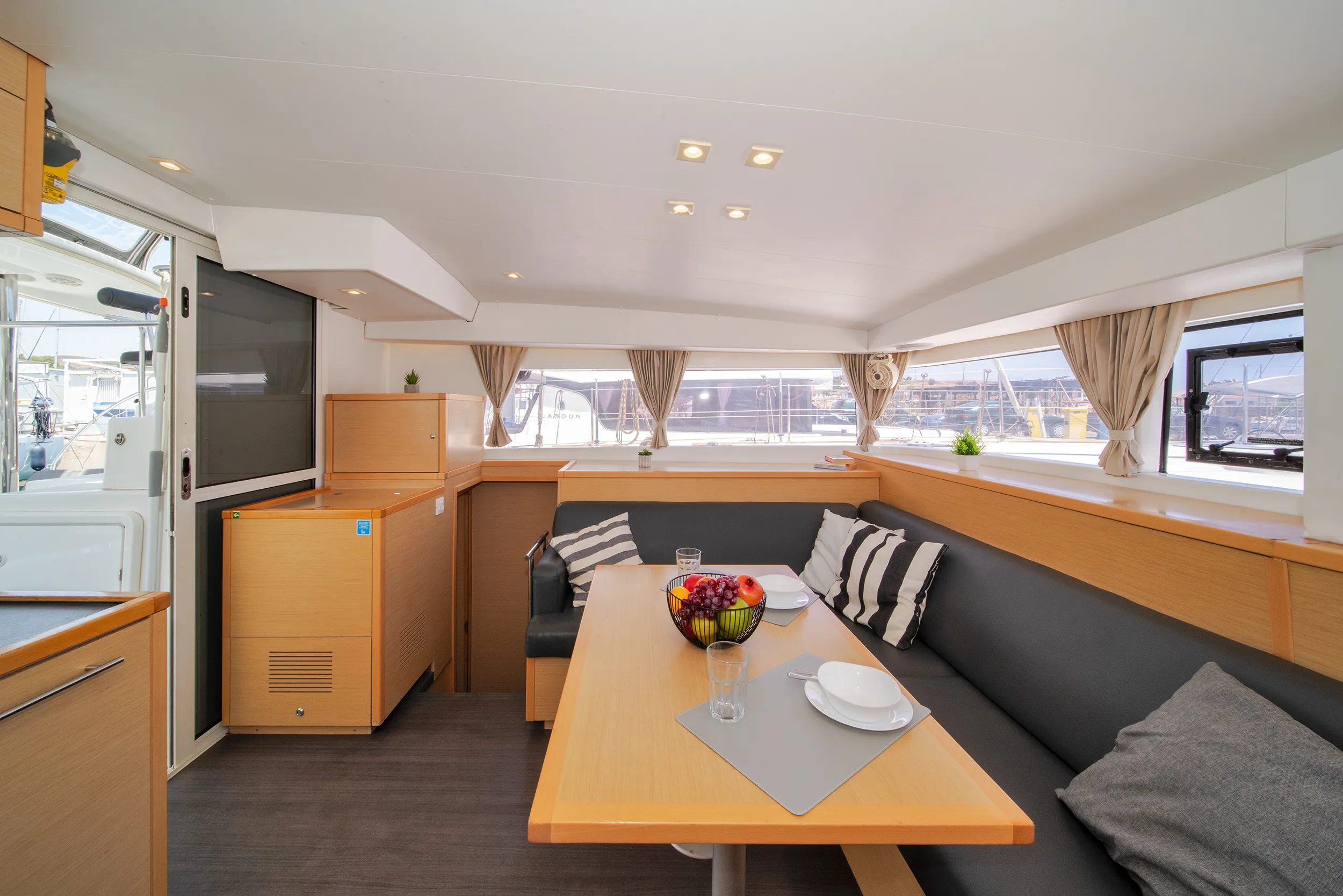 Lagoon 400 S2 Callisto L400 — фотография яхты 8