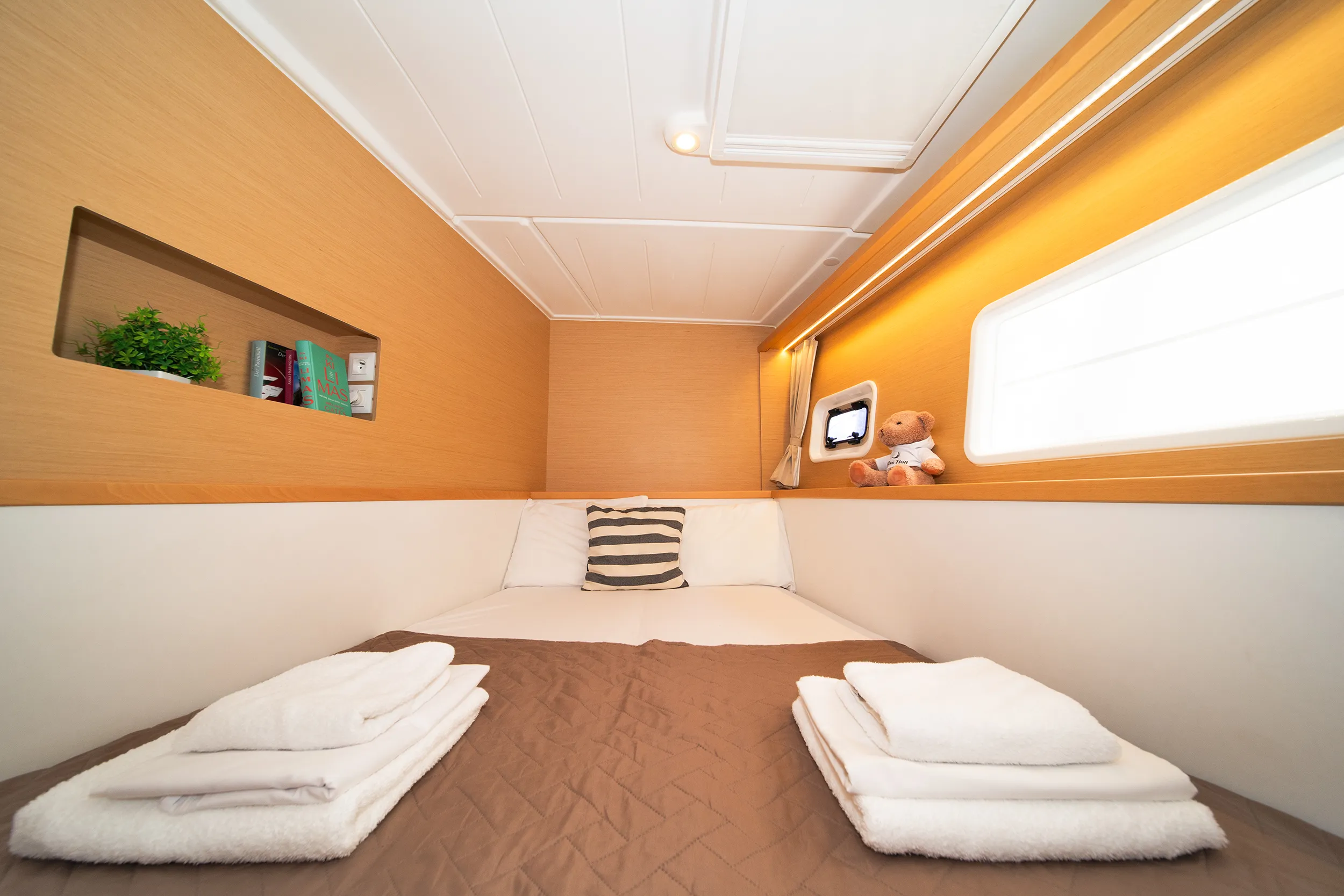 Lagoon 400 S2 Callisto L400 — фотография яхты 10
