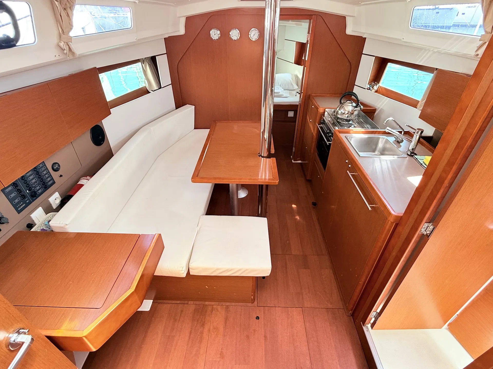 Oceanis 35 Vendy — foto dello yacht n. 8