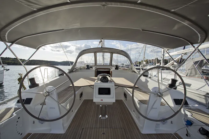 Bavaria 46 Cruiser Avatar — yacht photo 5