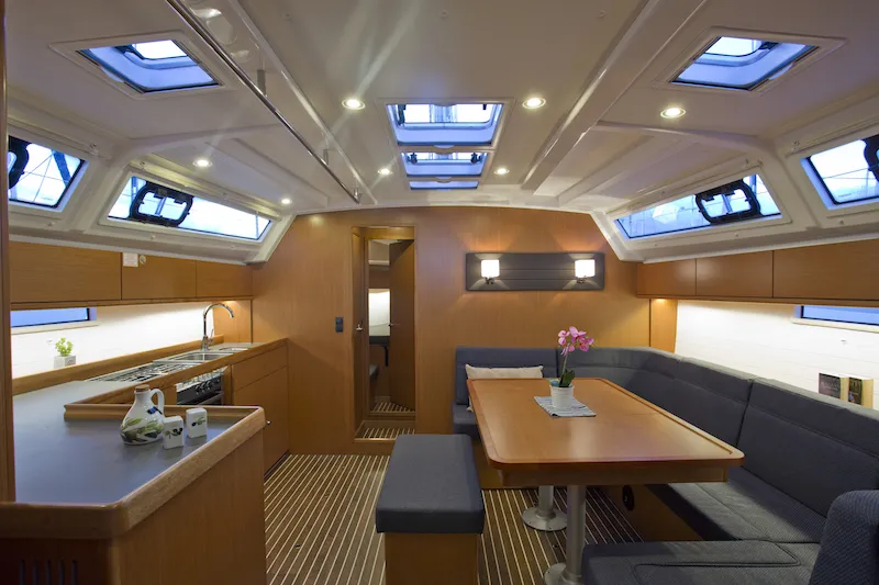 Bavaria 46 Cruiser Avatar — yacht photo 2
