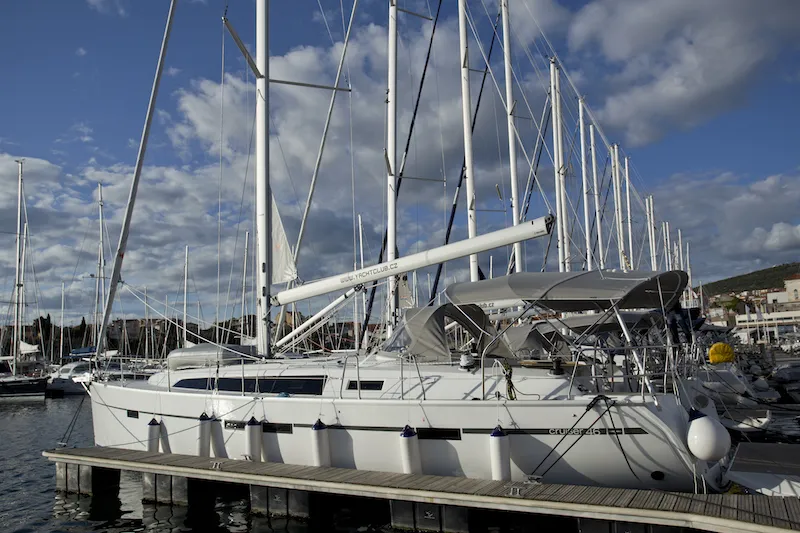Bavaria 46 Cruiser Avatar — yacht photo 3