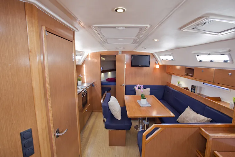 Bavaria 41 Cruiser Astros — yacht photo 13