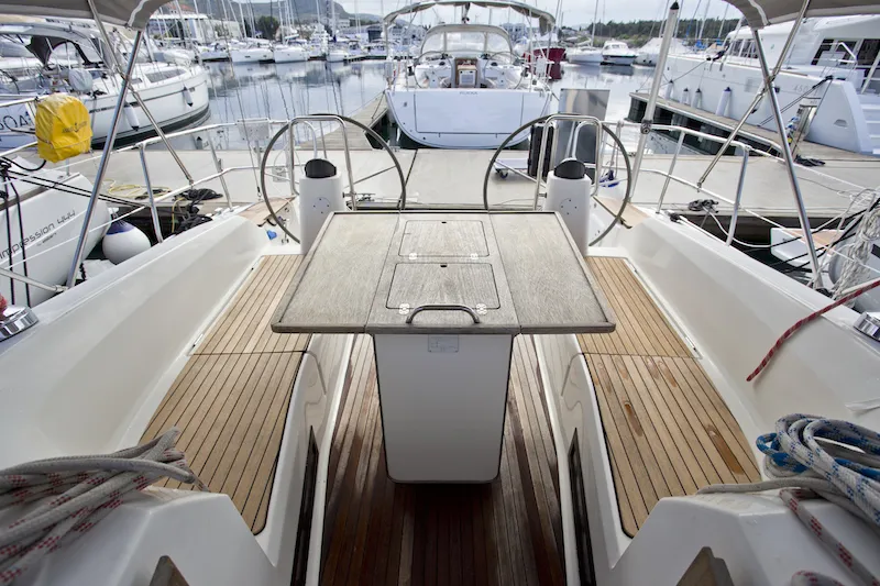 Bavaria 41 Cruiser Astros — yacht photo 10