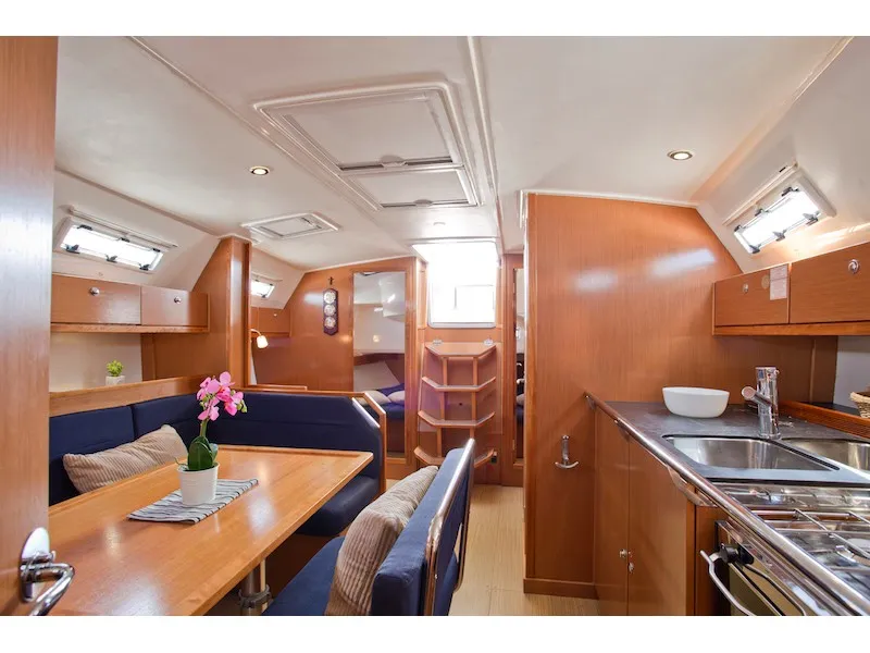 Bavaria 41 Cruiser Astros — yacht photo 11