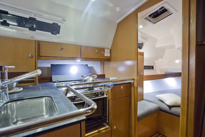 Bavaria 36 Cruiser Mystic — yacht photo 7