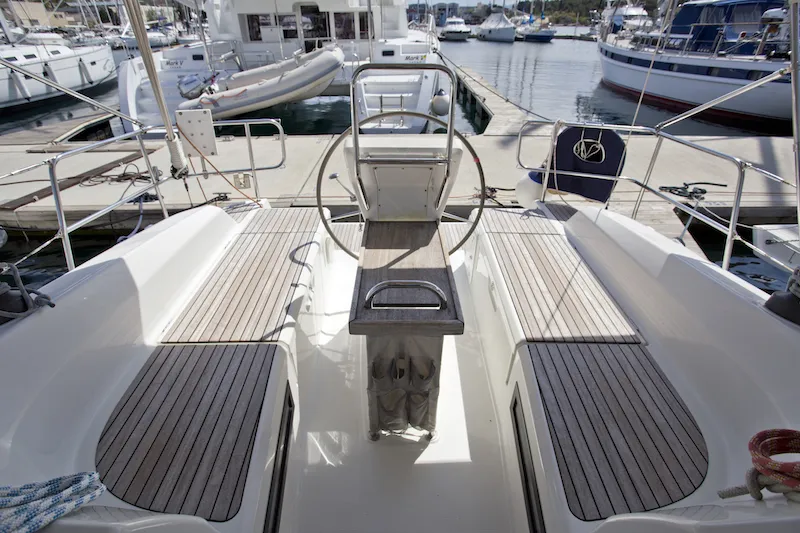 Bavaria 36 Cruiser Mystic — yacht photo 9