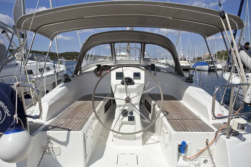 Bavaria 36 Cruiser Mystic — yacht photo 3