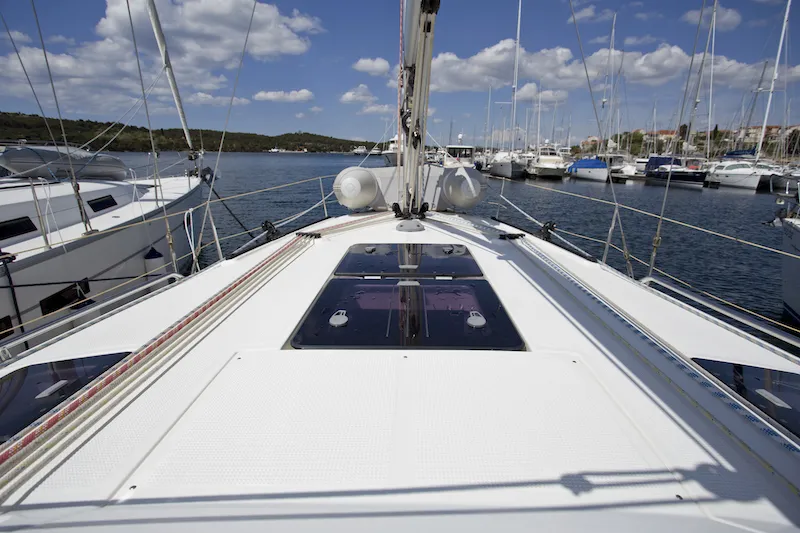 Bavaria 36 Cruiser Mystic — yacht photo 2