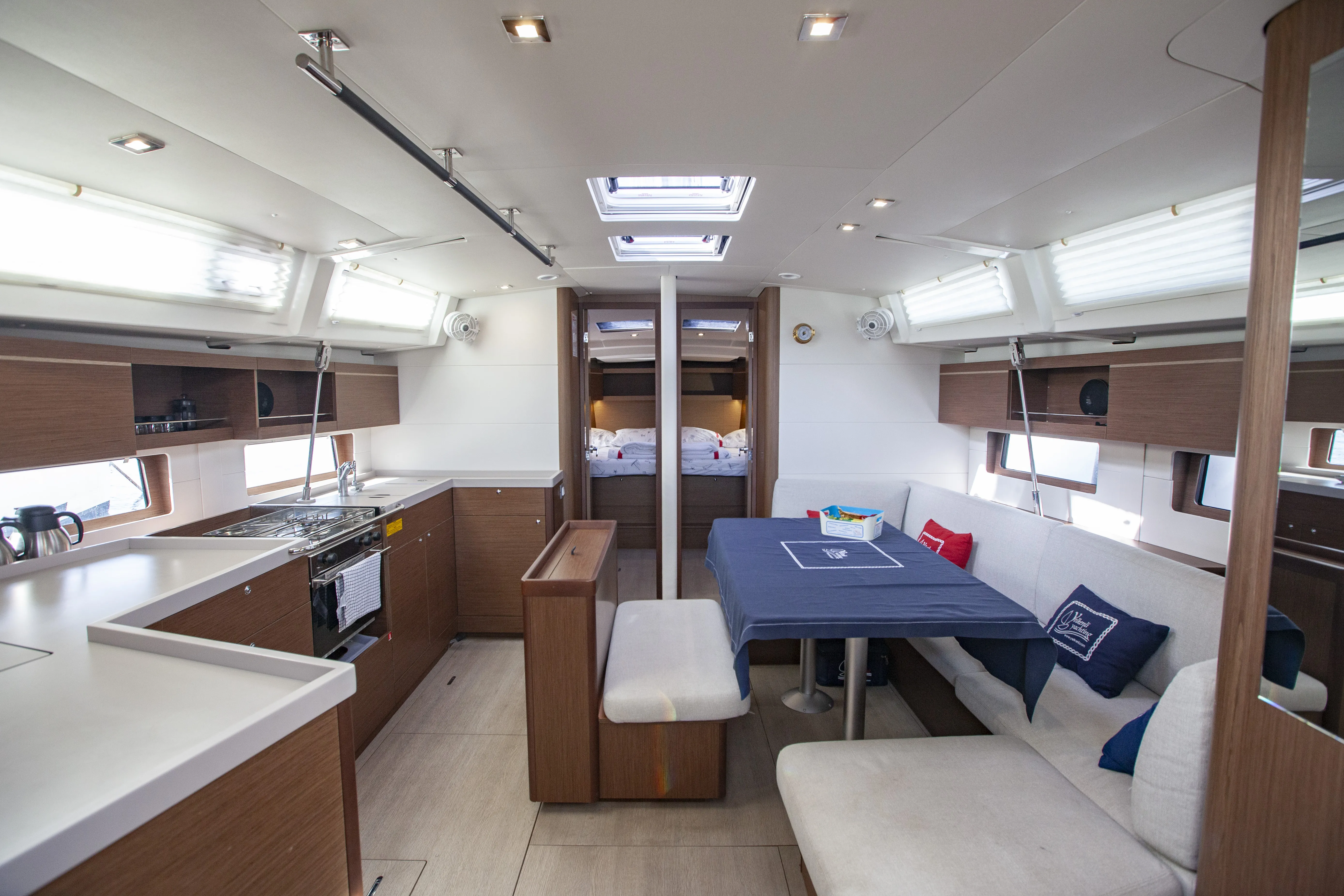 Oceanis 46.1 BreezY — yacht photo 16