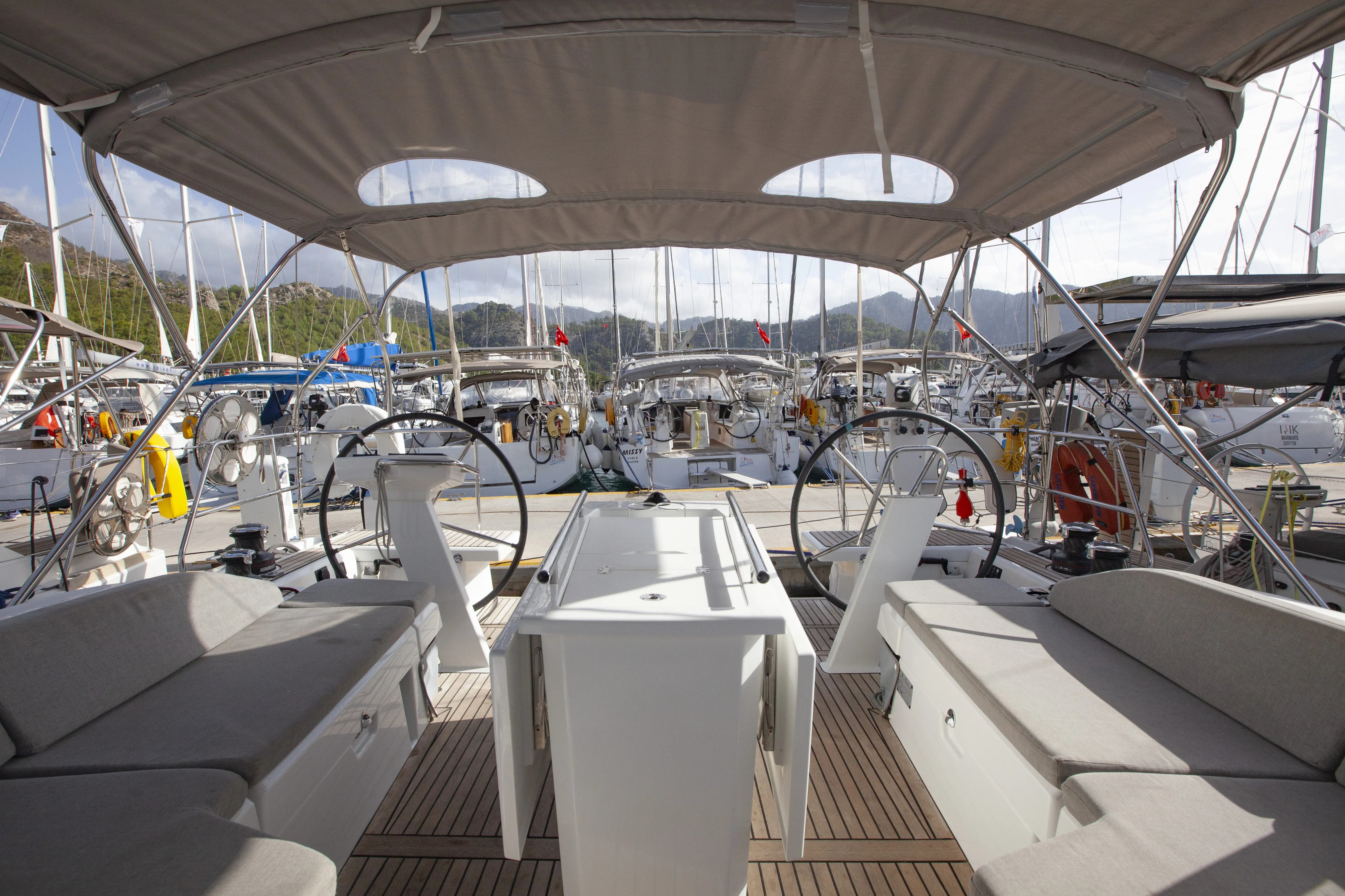 Oceanis 46.1 BreezY — yacht photo 15