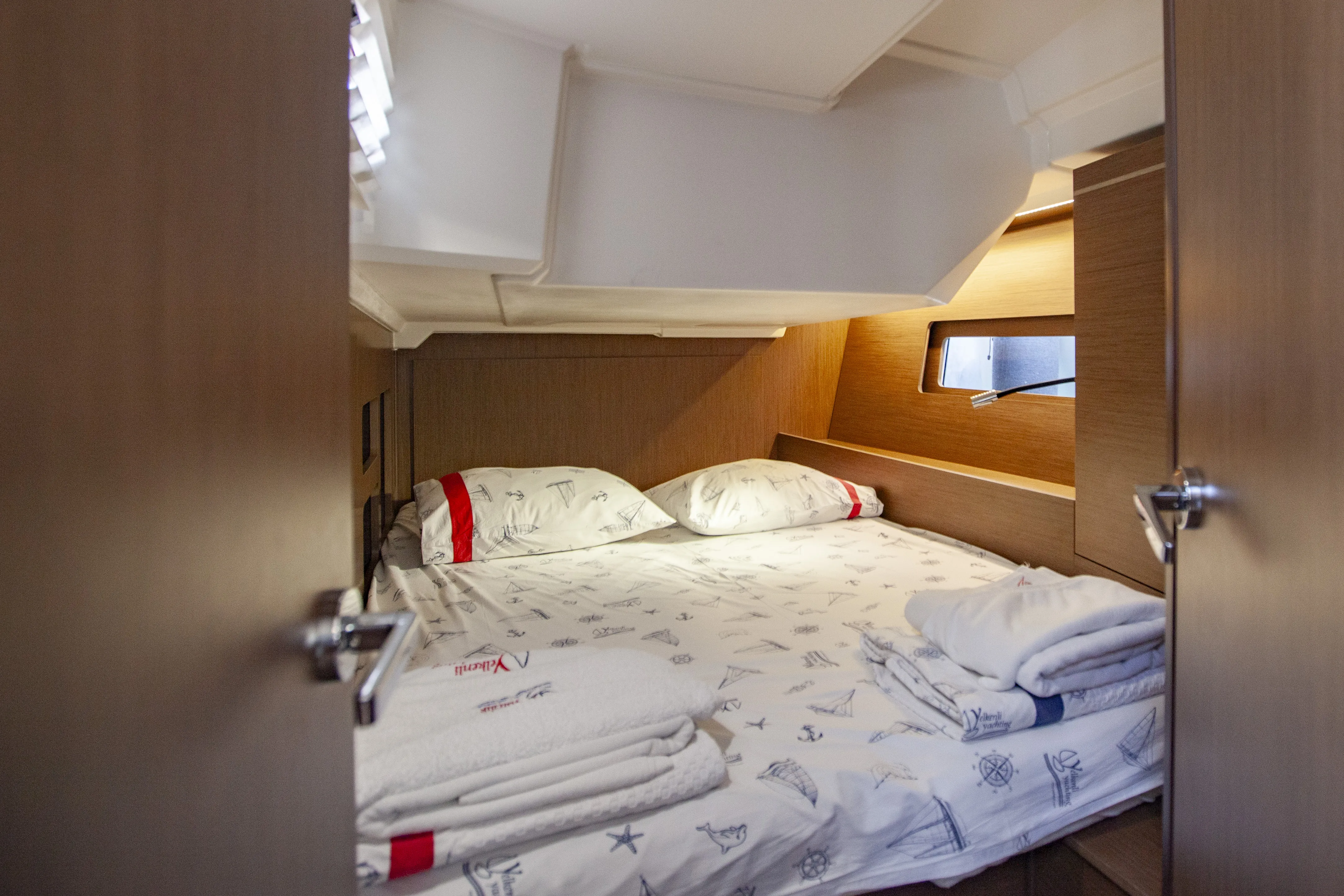 Oceanis 46.1 BreezY — yacht photo 5