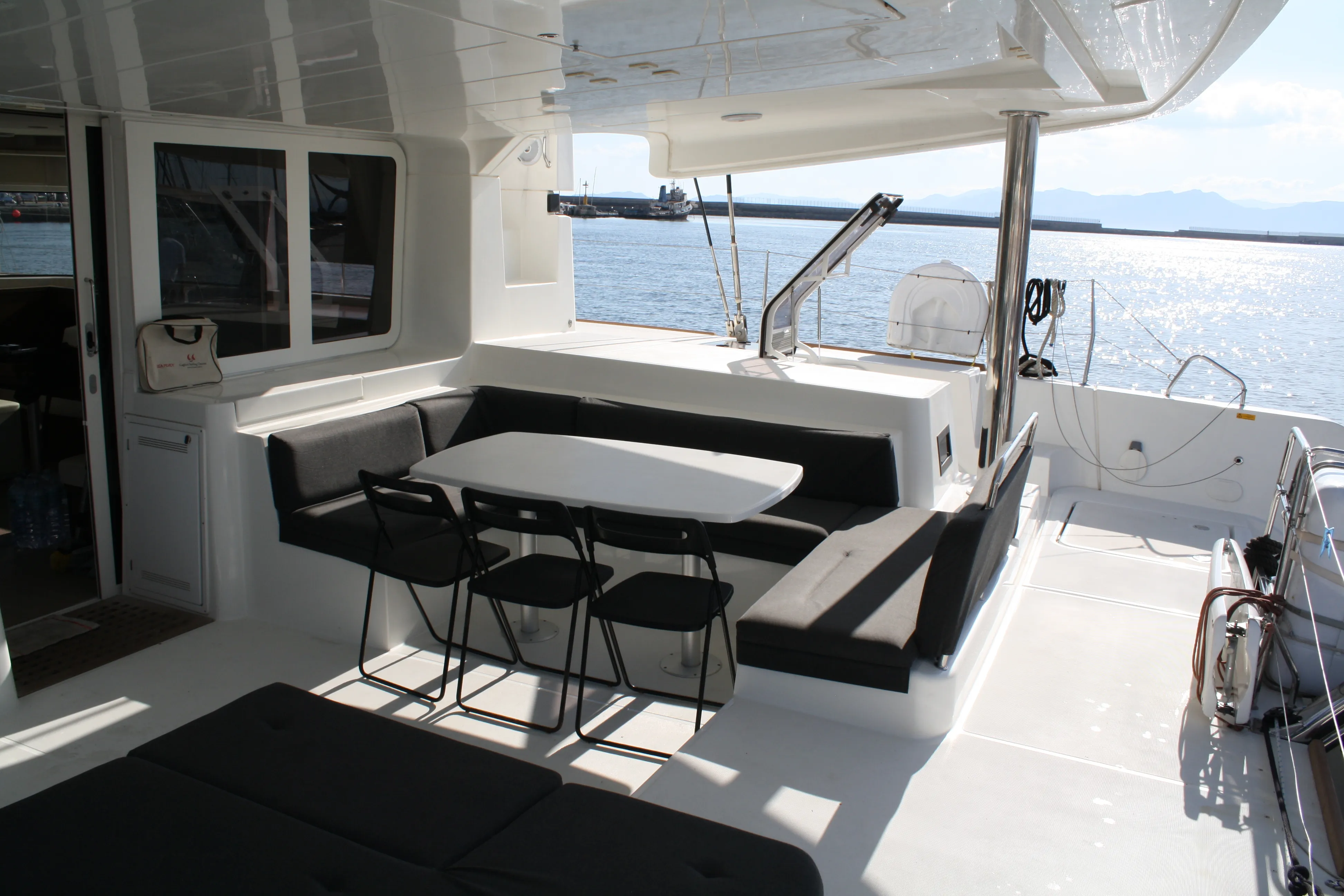 Lagoon 52F Cala Luna — fotografia jachty 2